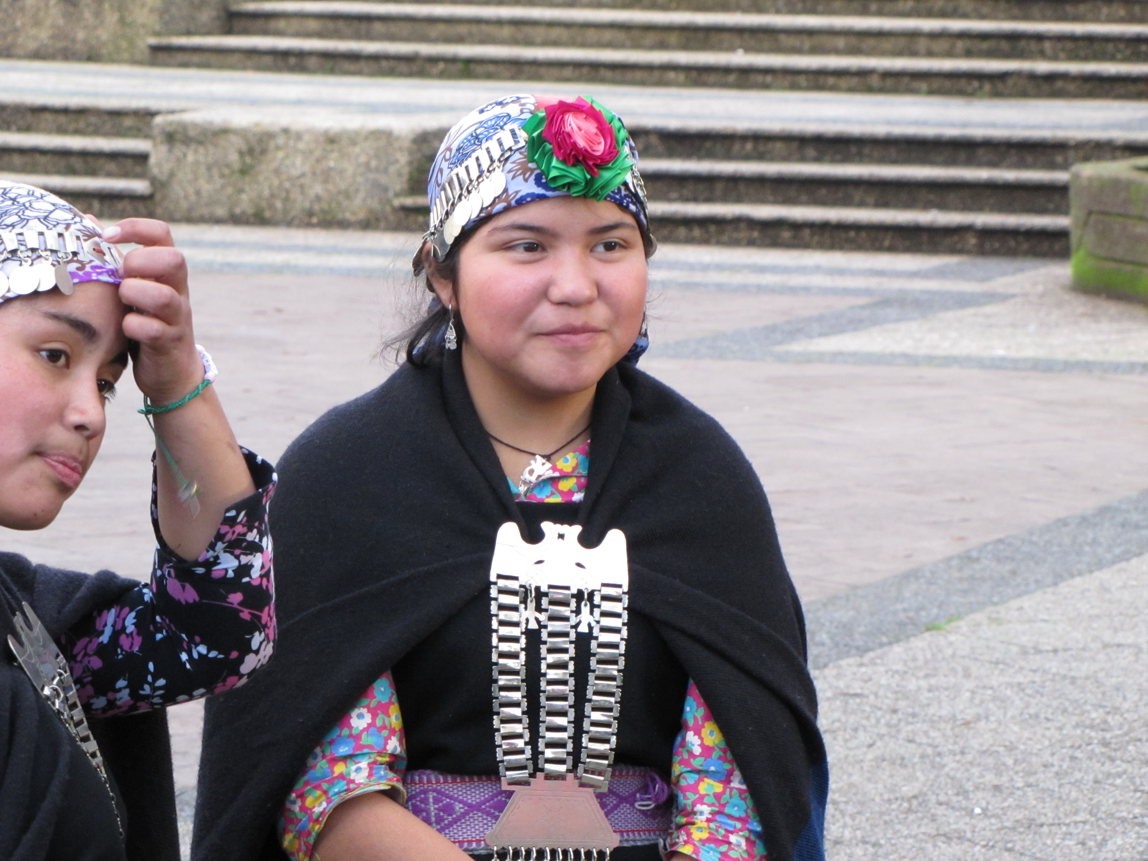 Niña Mapuche en pasacalle Txawün